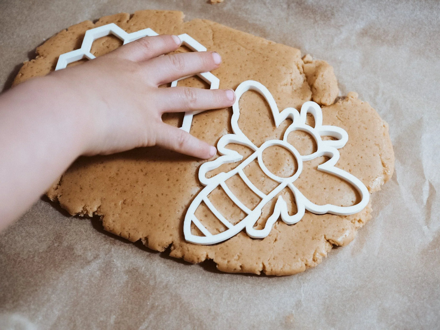 Bee Bio Cutter - Beadie Bug Play