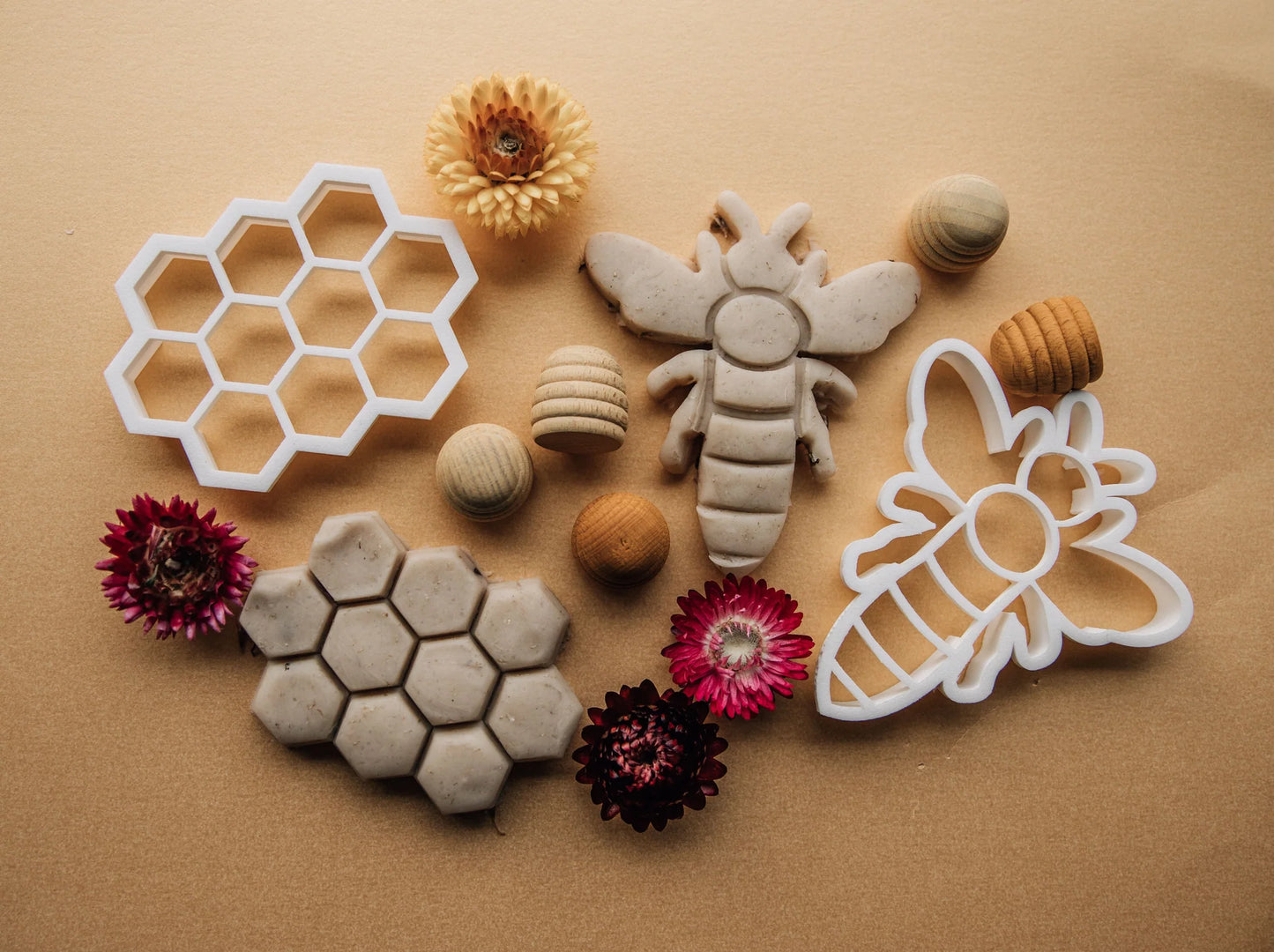 Bee Bio Cutter - Beadie Bug Play